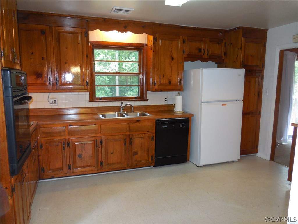 3920 Newbys Bridge Road Richmond, VA 23235 - Photo 11 of 41 Kitchen