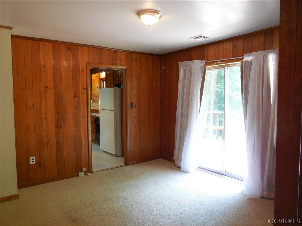 3920 Newbys Bridge Road Richmond, VA 23235 - Photo 14 of 41 Family Room/ Den - slider to deck