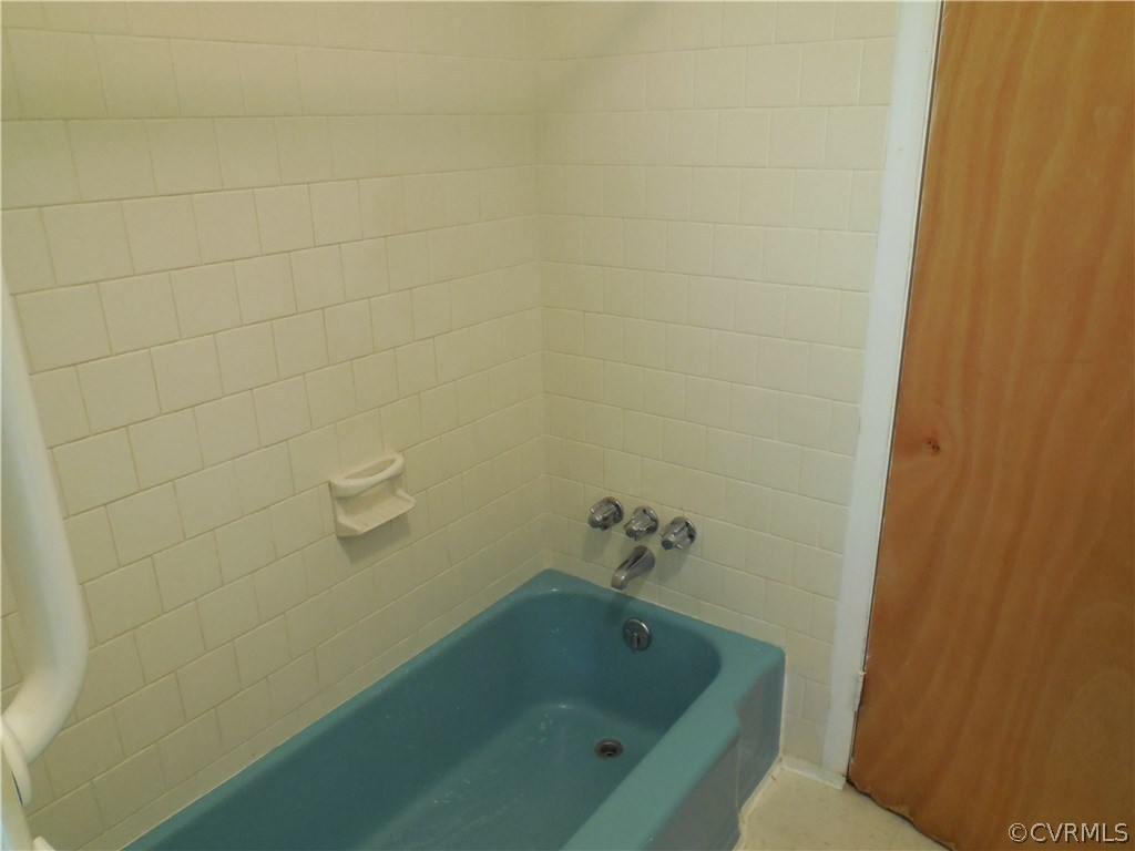 3920 Newbys Bridge Road Richmond, VA 23235 - Photo 25 of 41 Hall Bath