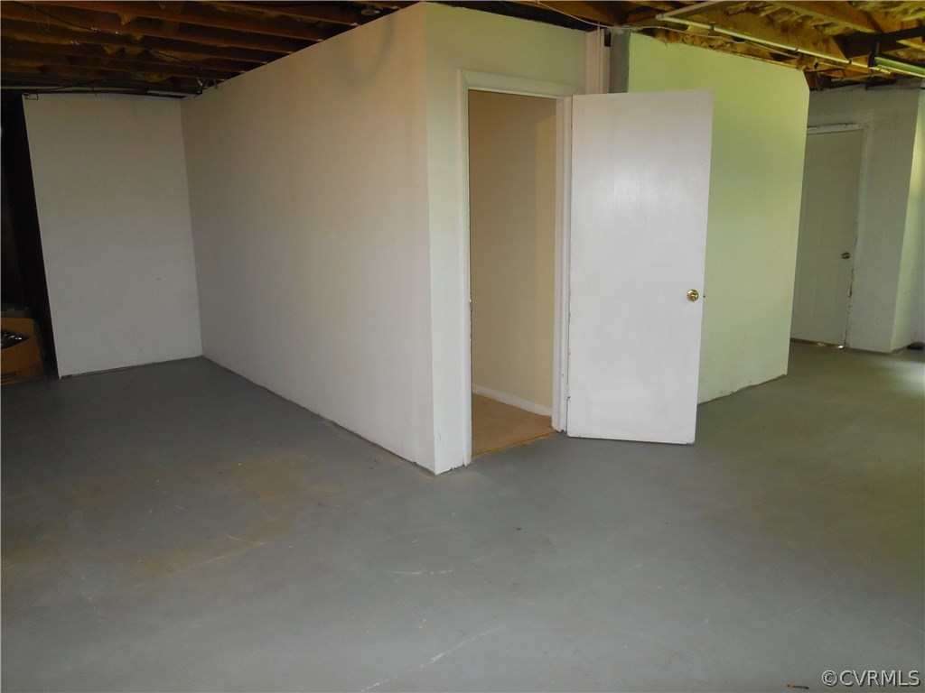 3920 Newbys Bridge Road Richmond, VA 23235 - Photo 33 of 41 Door to GARAGE