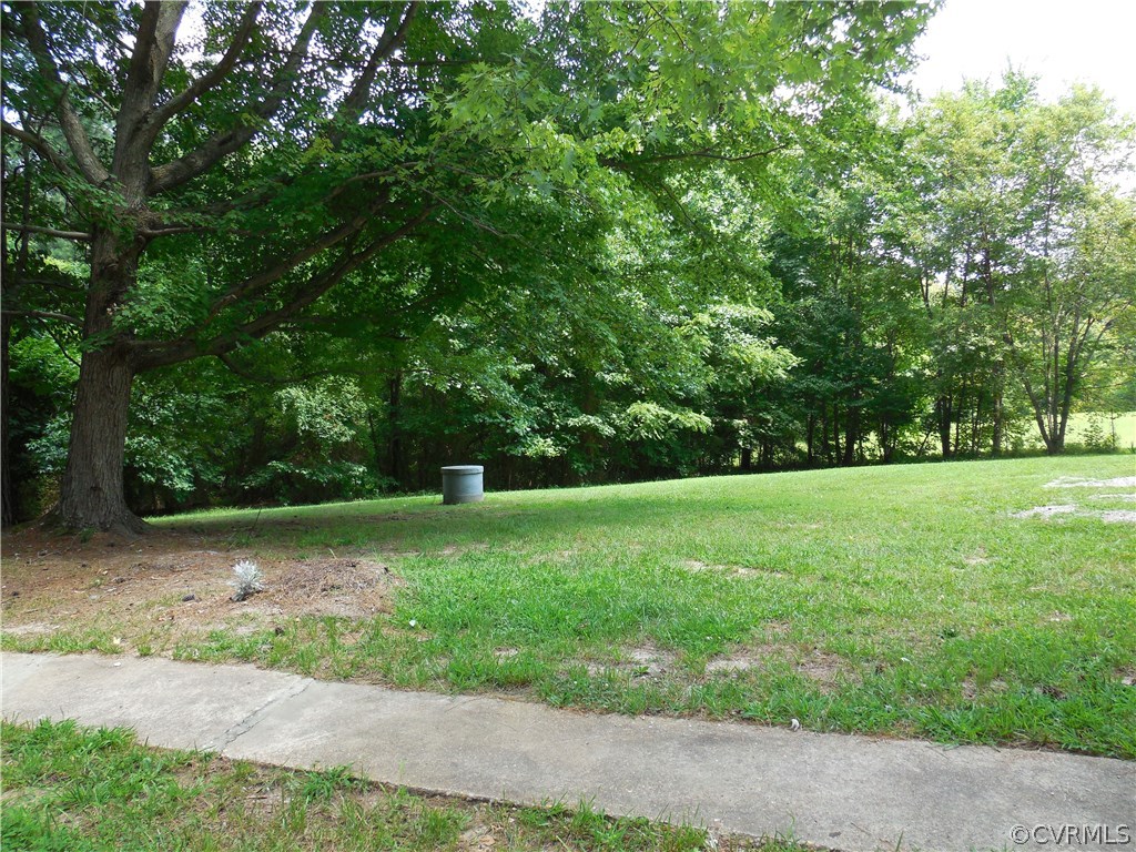 3920 Newbys Bridge Road Richmond, VA 23235 - Photo 7 of 41 Front yard.