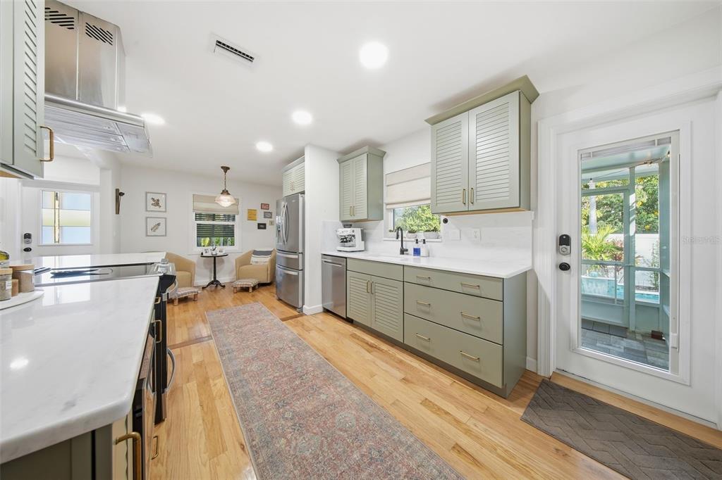 1830 Main Street Safety Harbor, FL 34695 - Photo 14 of 90