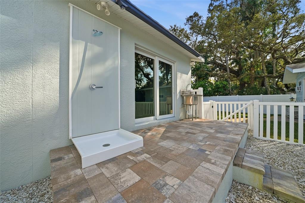 1830 Main Street Safety Harbor, FL 34695 - Photo 73 of 90 a view of backyard of a house