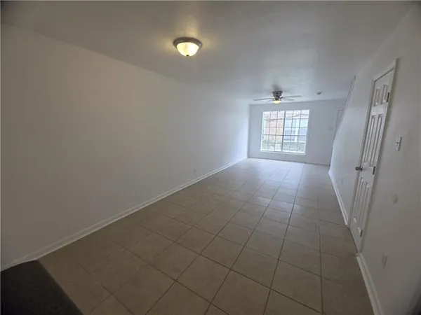 $1,350 | 4116 Lac Bienville Drive, Unit C, Harvey, LA 70058