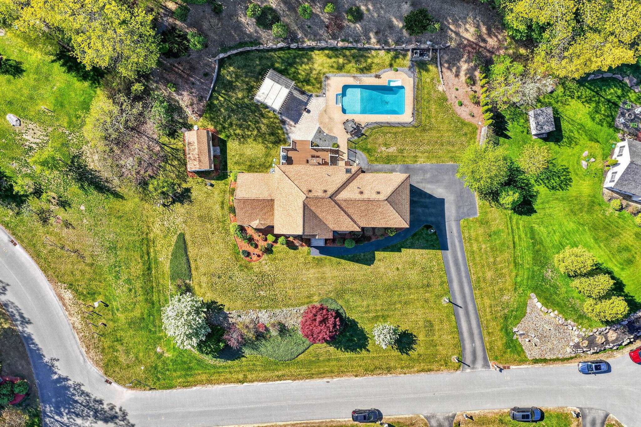5 Cobblestone Road Pelham, NH 03076 - Photo 5 of 60