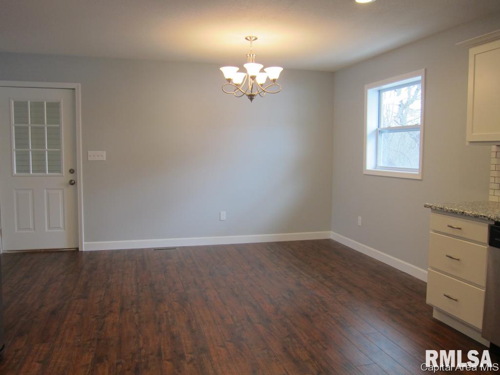 6312 Mottar Road Rochester, IL 62563 - Photo 7 of 31
