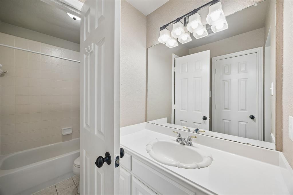 1613 Long Prairie Court Allen, TX 75002 - Photo 24 of 40
