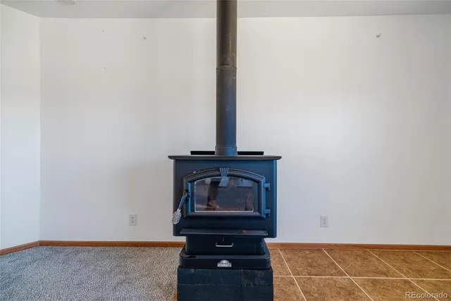 a view of livingroom with furniture