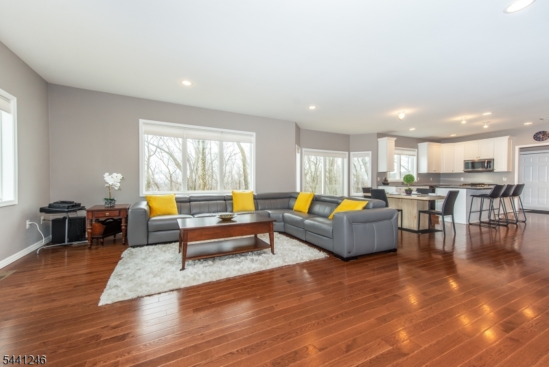 18 Puddingstone Road Morris Plains, NJ 07950 - Photo 10 of 19