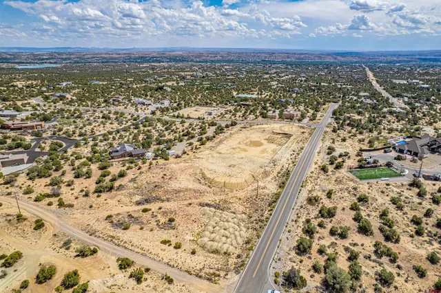 a view of yard and an ocean
