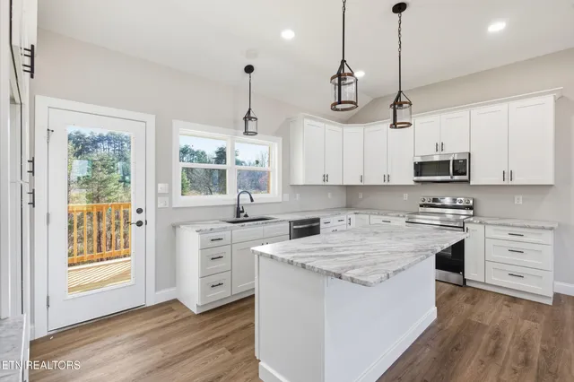 $559,900 | 3215 Harrington Court, Maryville, TN 37803