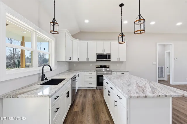 $559,900 | 3215 Harrington Court, Maryville, TN 37803