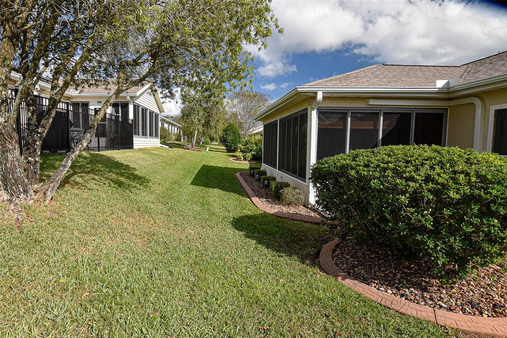 9033 Southeast 135th Loop Summerfield, FL 34491 - Photo 14 of 83