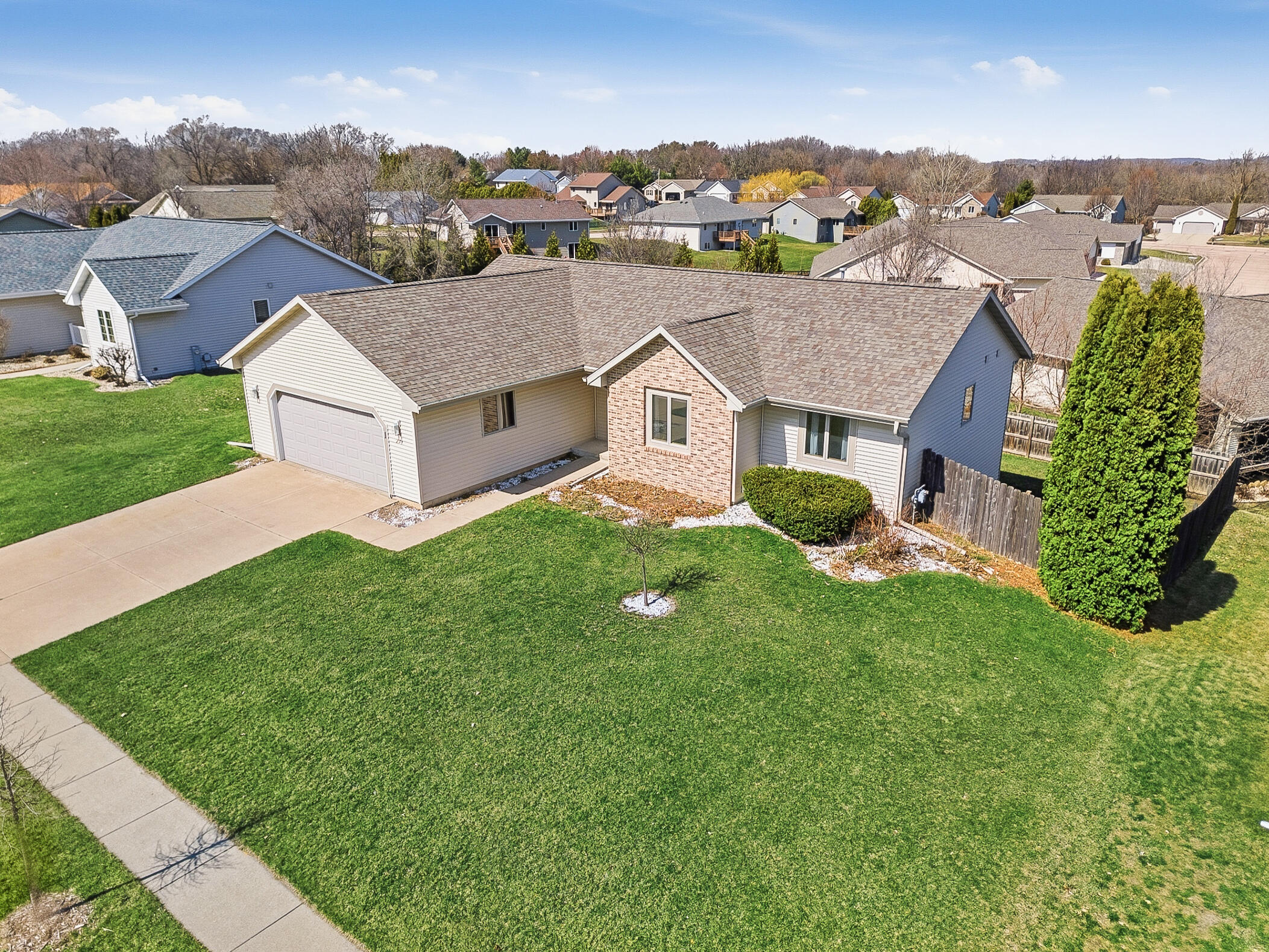 213 Wollet Drive Fort Atkinson, WI 53538 - Photo 2 of 66 05