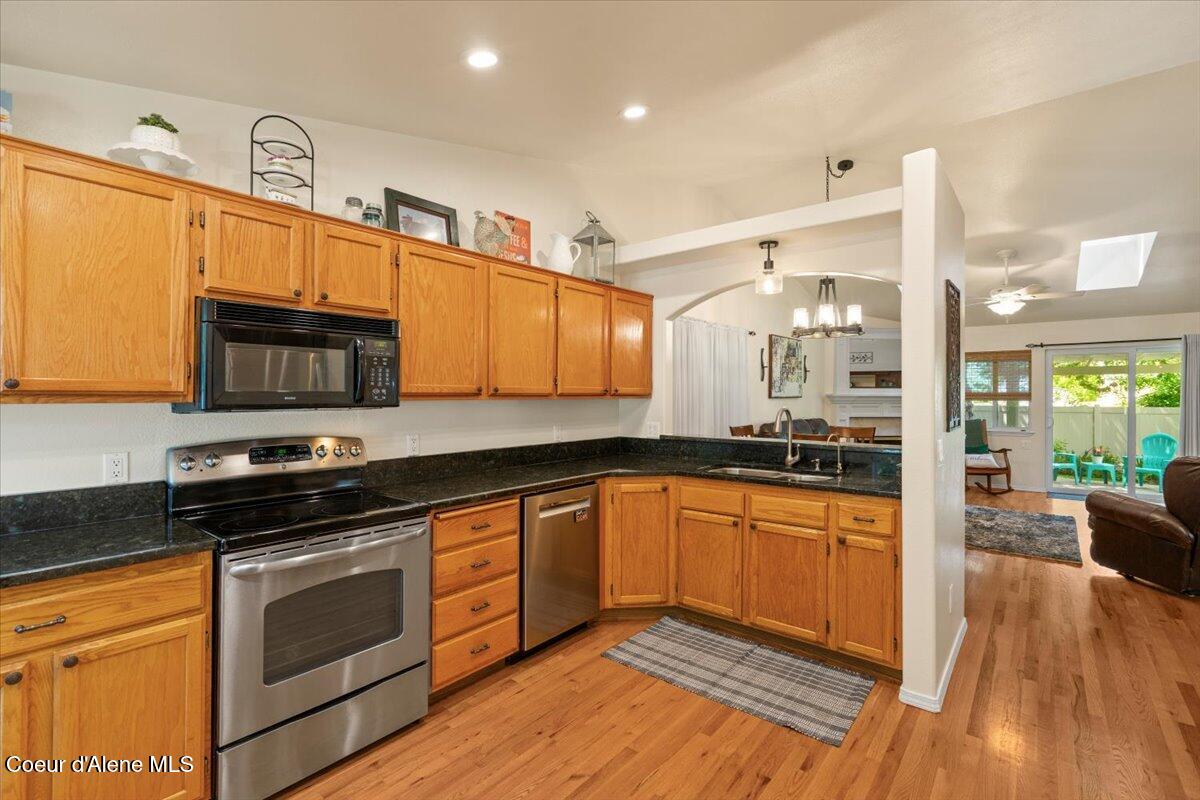 5765 North Carlisle Road Coeur D'Alene, ID 83815 - Photo 20 of 62 20-Kitchen