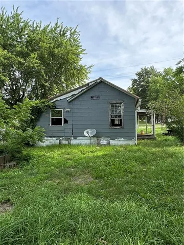 $75,000 | 802 Pine Street, Pleasant Hill, MO 64080