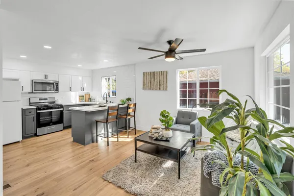 $1,295,000 | 2657 2nd Avenue, Sacramento, CA 95818