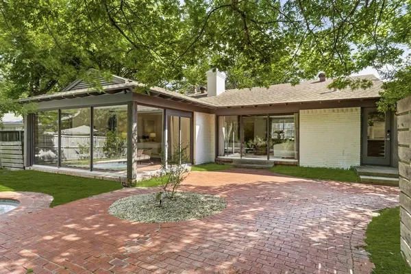 $865,000 | 6467 Danbury Lane, Dallas, TX 75214