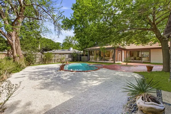 $865,000 | 6467 Danbury Lane, Dallas, TX 75214