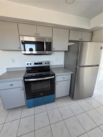 $2,800 | 650 Island Way, Unit 408, Clearwater Beach, FL 33767
