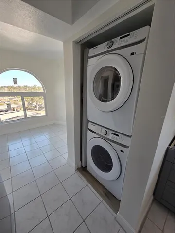 $2,800 | 650 Island Way, Unit 408, Clearwater Beach, FL 33767