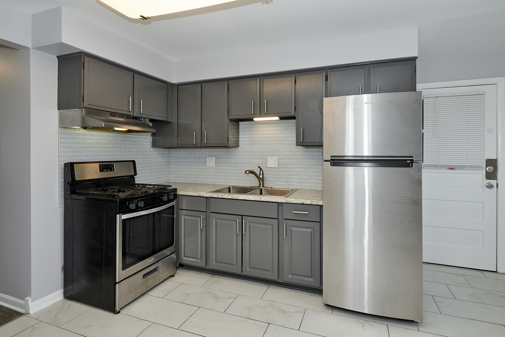 8805 Dee Road, Unit 2S Des Plaines, IL 60016 - Photo 2 of 24