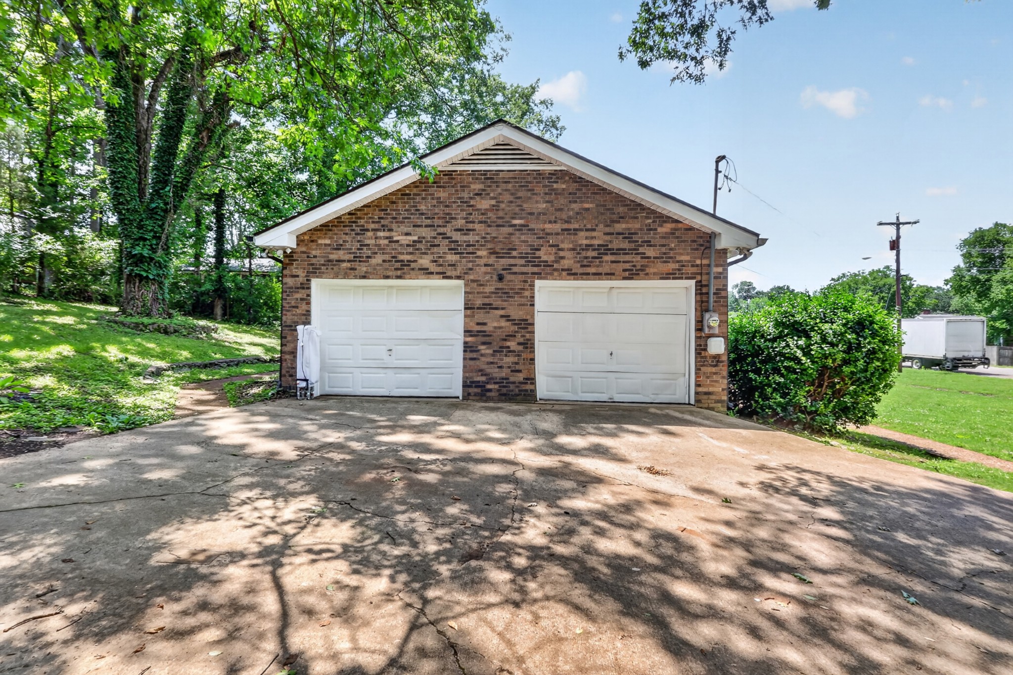 489 Canton Pass Madison, TN 37115 - Photo 4 of 25 a view of a house with a yard