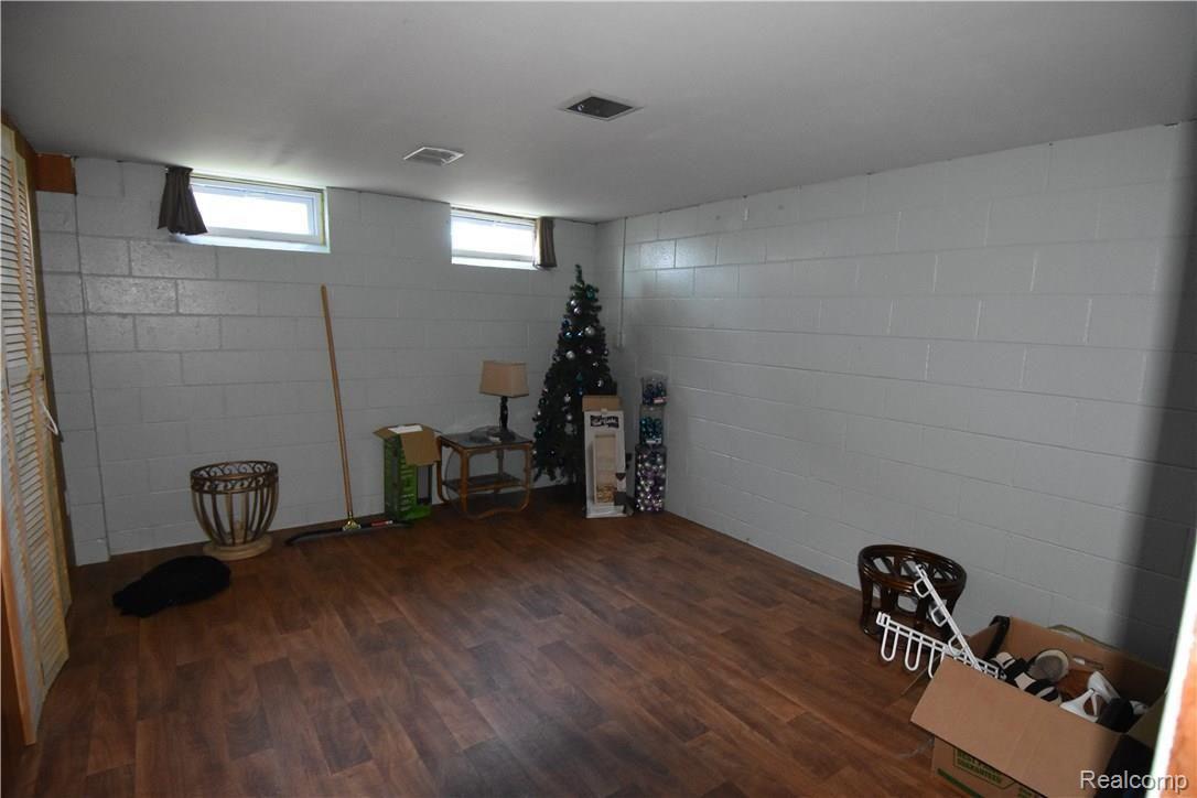 121 Elms Road Flushing, MI 48433 - Photo 20 of 26 DSC_0855.JPG