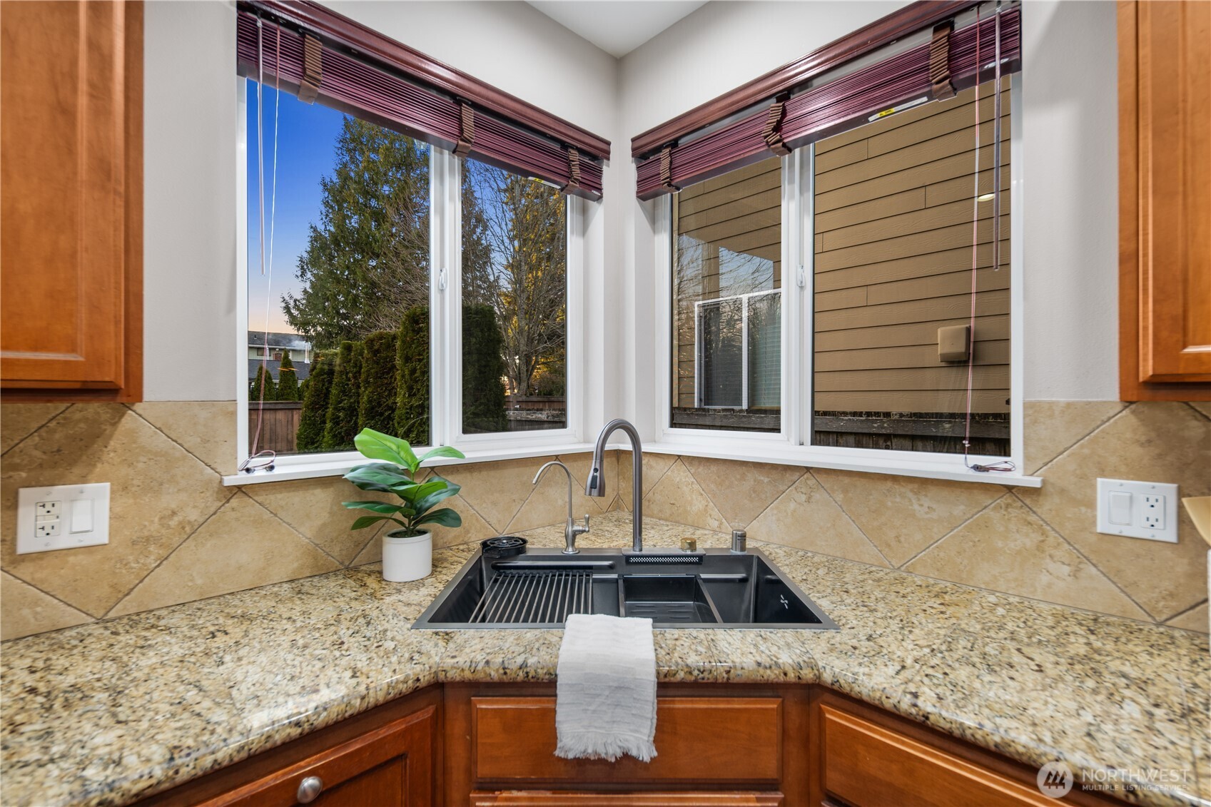 5111 Northeast 7th Place Renton, WA 98059 - Photo 19 of 40