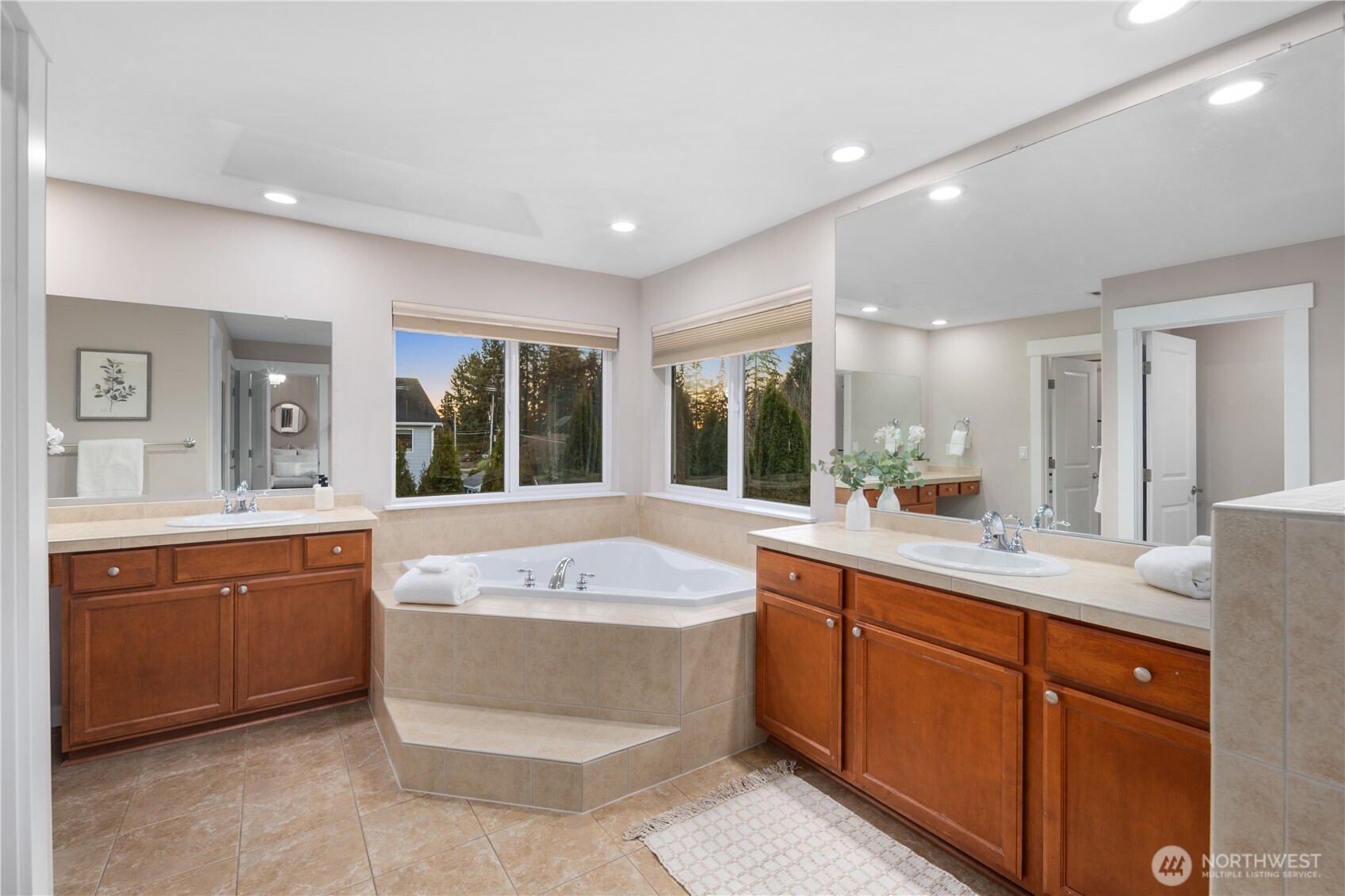 5111 Northeast 7th Place Renton, WA 98059 - Photo 34 of 40