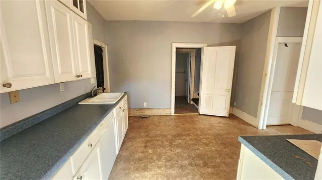 $59,900 | 325 North Pennsylvania Avenue, Columbus, KS 66725