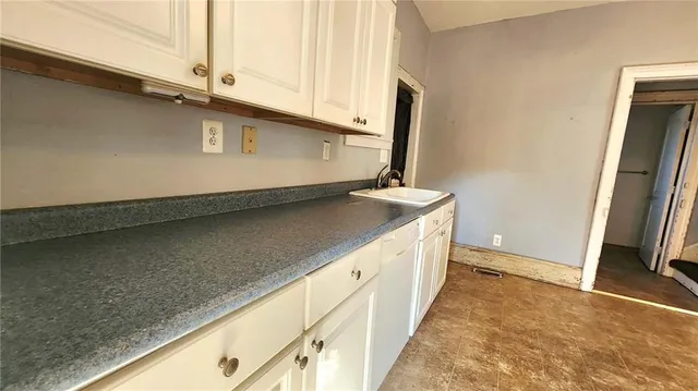 $59,900 | 325 North Pennsylvania Avenue, Columbus, KS 66725