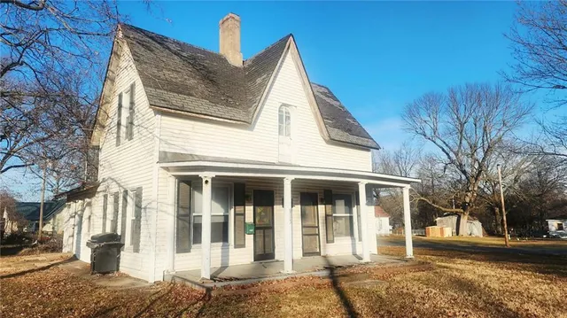 $59,900 | 325 North Pennsylvania Avenue, Columbus, KS 66725