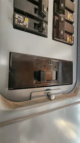 $59,900 | 325 North Pennsylvania Avenue, Columbus, KS 66725