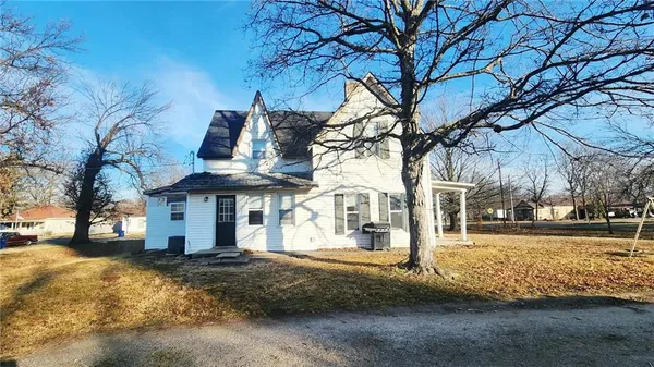 $59,900 | 325 North Pennsylvania Avenue, Columbus, KS 66725