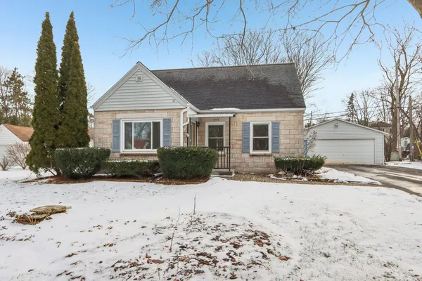 17145 Judith Lane, Brookfield, WI 53005