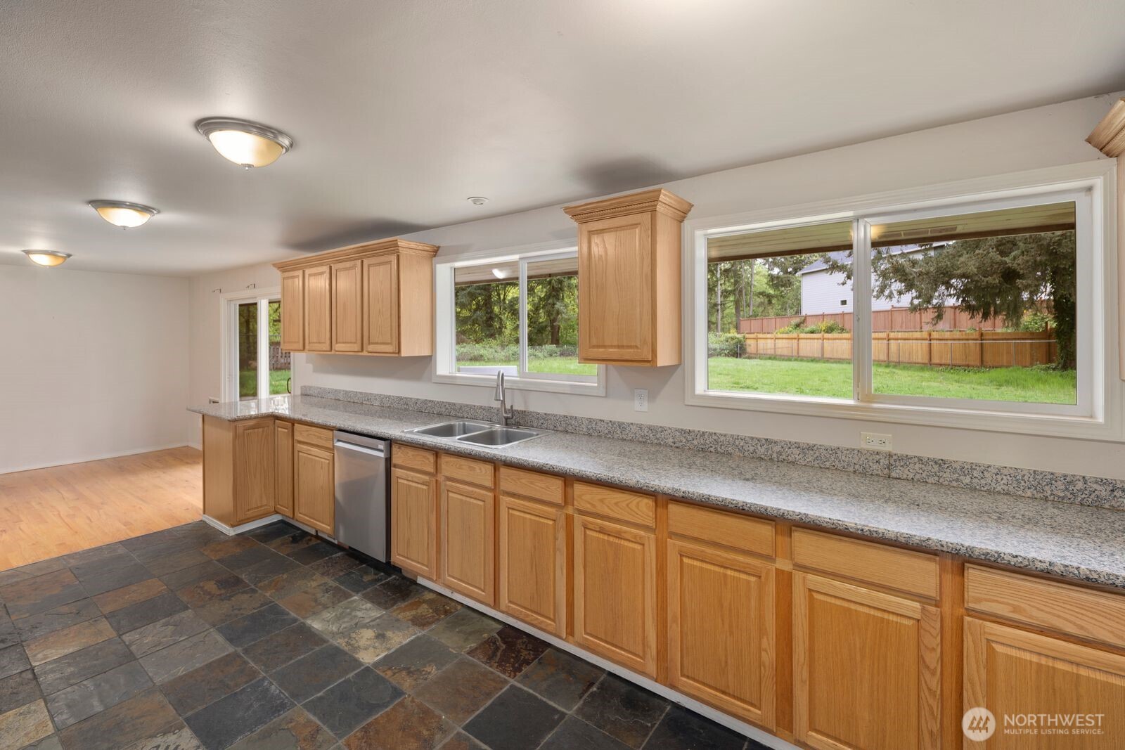 15420 Southeast 144th Place Renton, WA 98059 - Photo 11 of 37