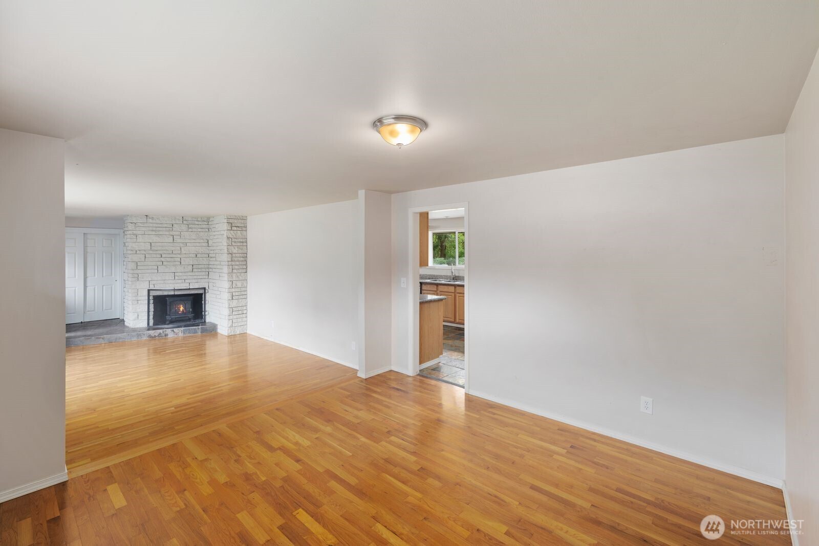 15420 Southeast 144th Place Renton, WA 98059 - Photo 10 of 37