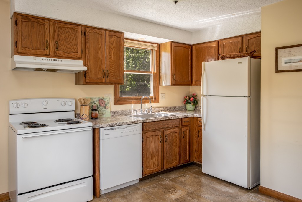 9-11 Ramah Street Springfield, MA 01104 - Photo 7 of 25 Gallery Image 7