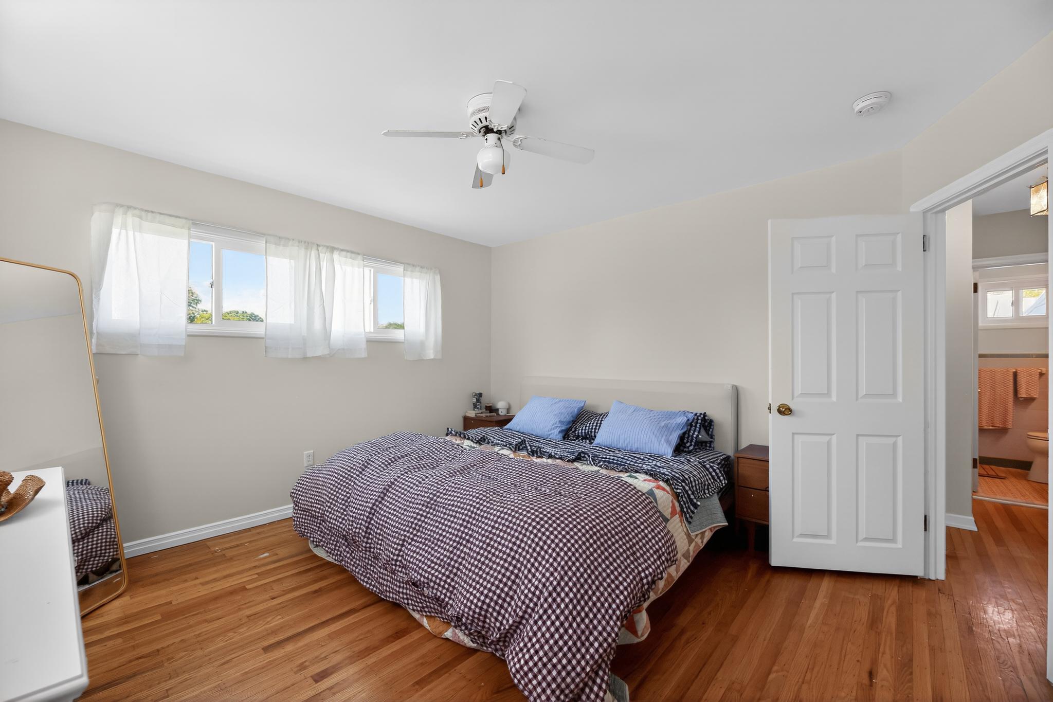 504 Louise Road Glenside, PA 19038 - Photo 19 of 41 Bright and inviting primary bedroom.
