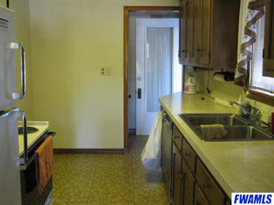 622 West Dustman Road Bluffton, IN 46714 - Photo 4 of 10 Gallery Image 4