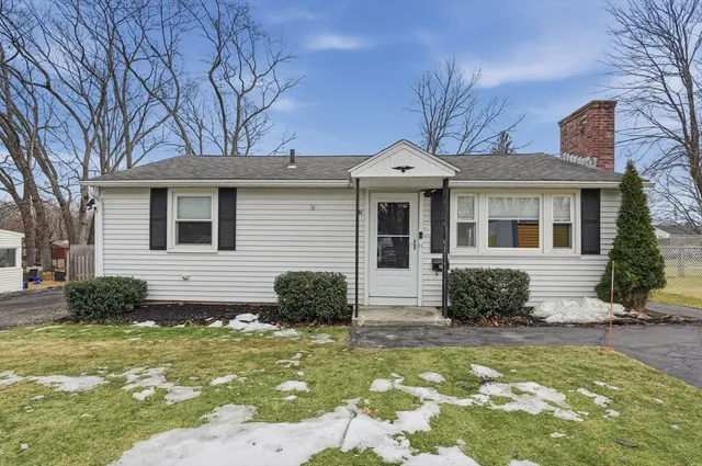 $389,000 | 41 Lorchris Street, Leominster, MA 01453