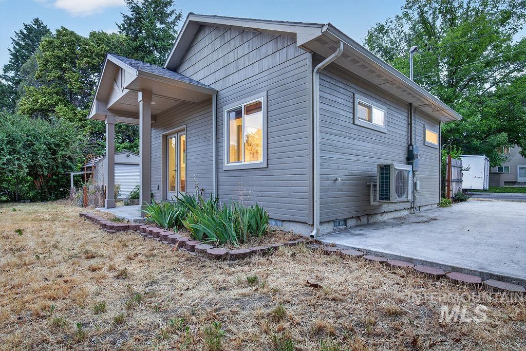 3324 West Tucker Road Boise, ID 83703 - Photo 3 of 47