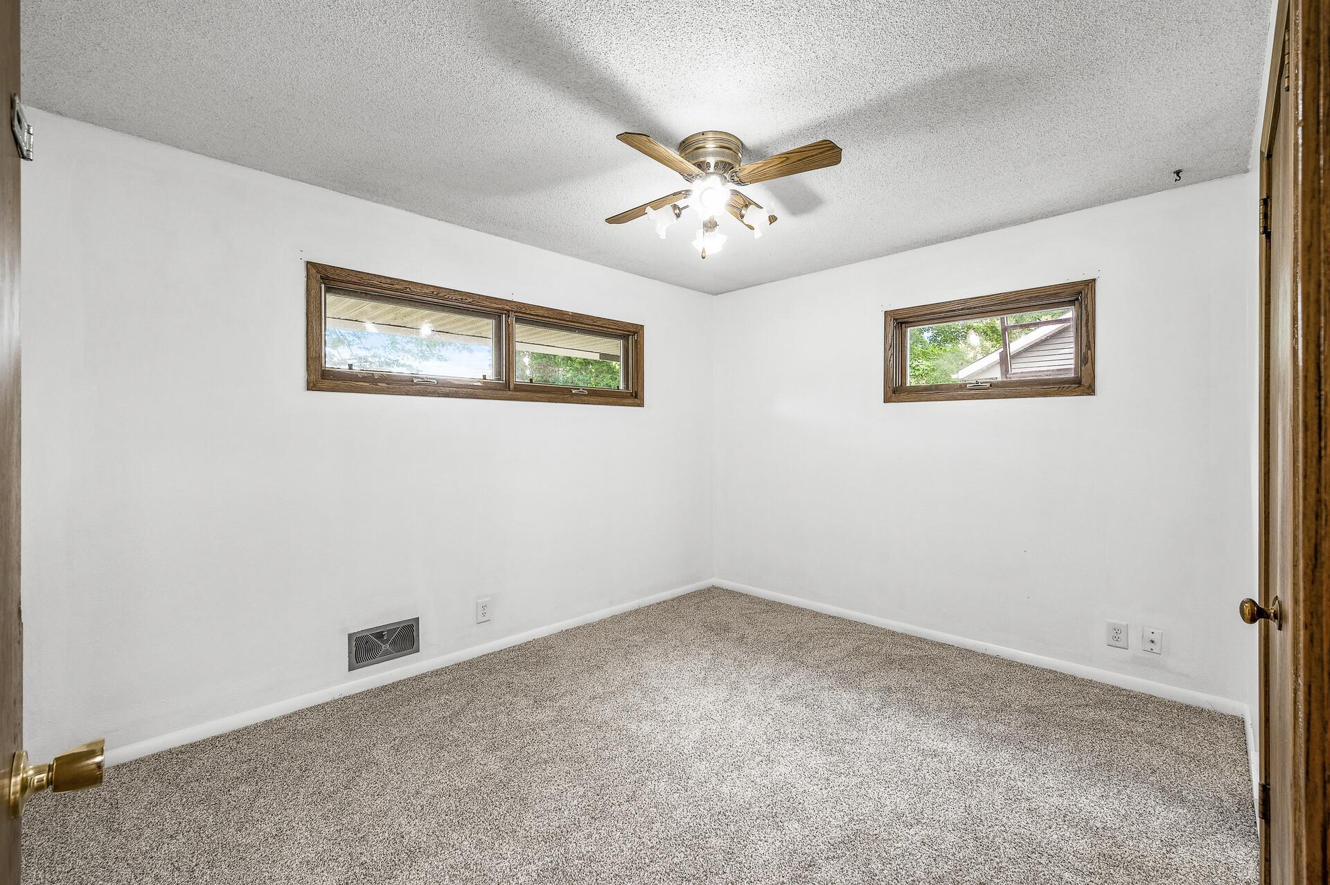 2583 County Rd F East St. Paul, MN 55110 - Photo 14 of 28