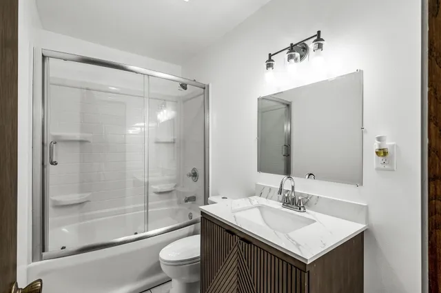 $370,000 | 2583 County Rd F East, St. Paul, MN 55110