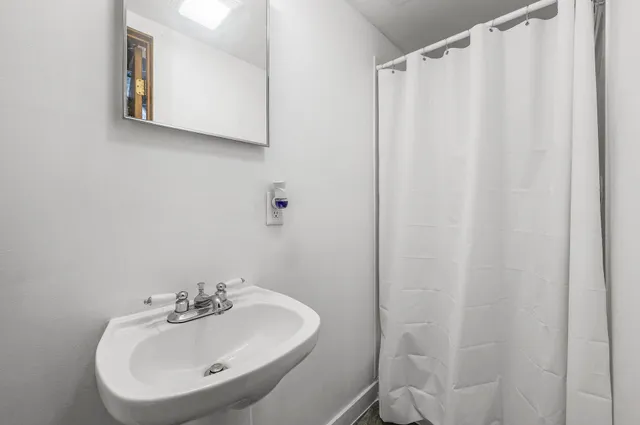 $370,000 | 2583 County Rd F East, St. Paul, MN 55110