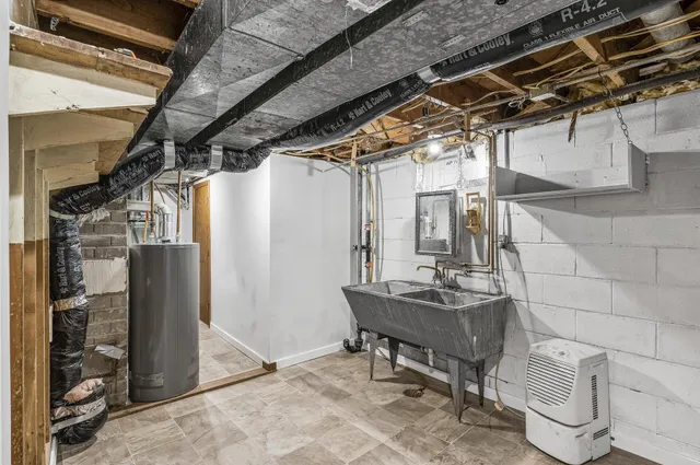 $370,000 | 2583 County Rd F East, St. Paul, MN 55110