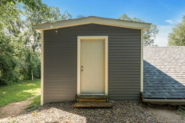 $370,000 | 2583 County Rd F East, St. Paul, MN 55110