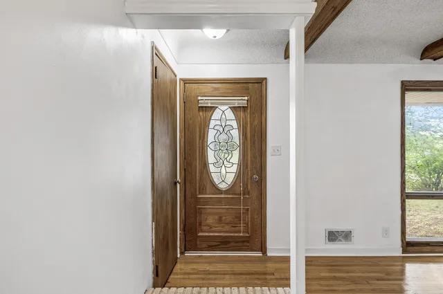 $370,000 | 2583 County Rd F East, St. Paul, MN 55110