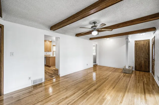 $370,000 | 2583 County Rd F East, St. Paul, MN 55110